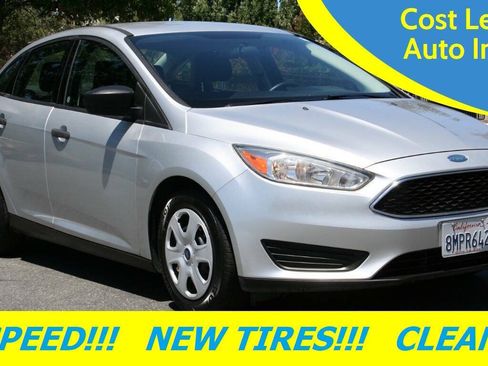 Used 2017 Ford Focus S FWD image 2