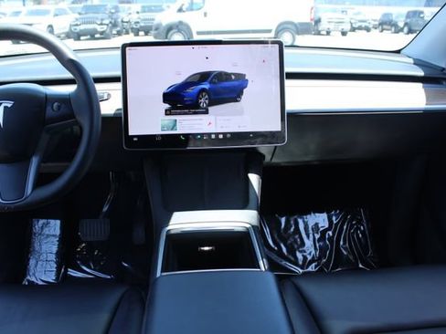 Used 2023 Tesla Model Y Long Range AWD/4WD image 12