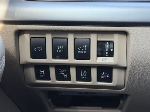 Used 2017 Subaru Outback 2.5i Limited image 9