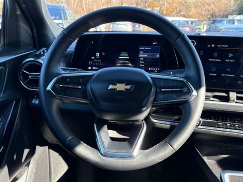 Used 2025 Chevrolet Equinox LT image 27