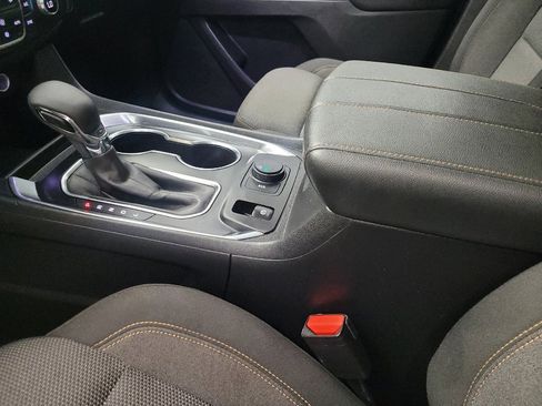 Used 2021 Chevrolet Traverse LS FWD image 26