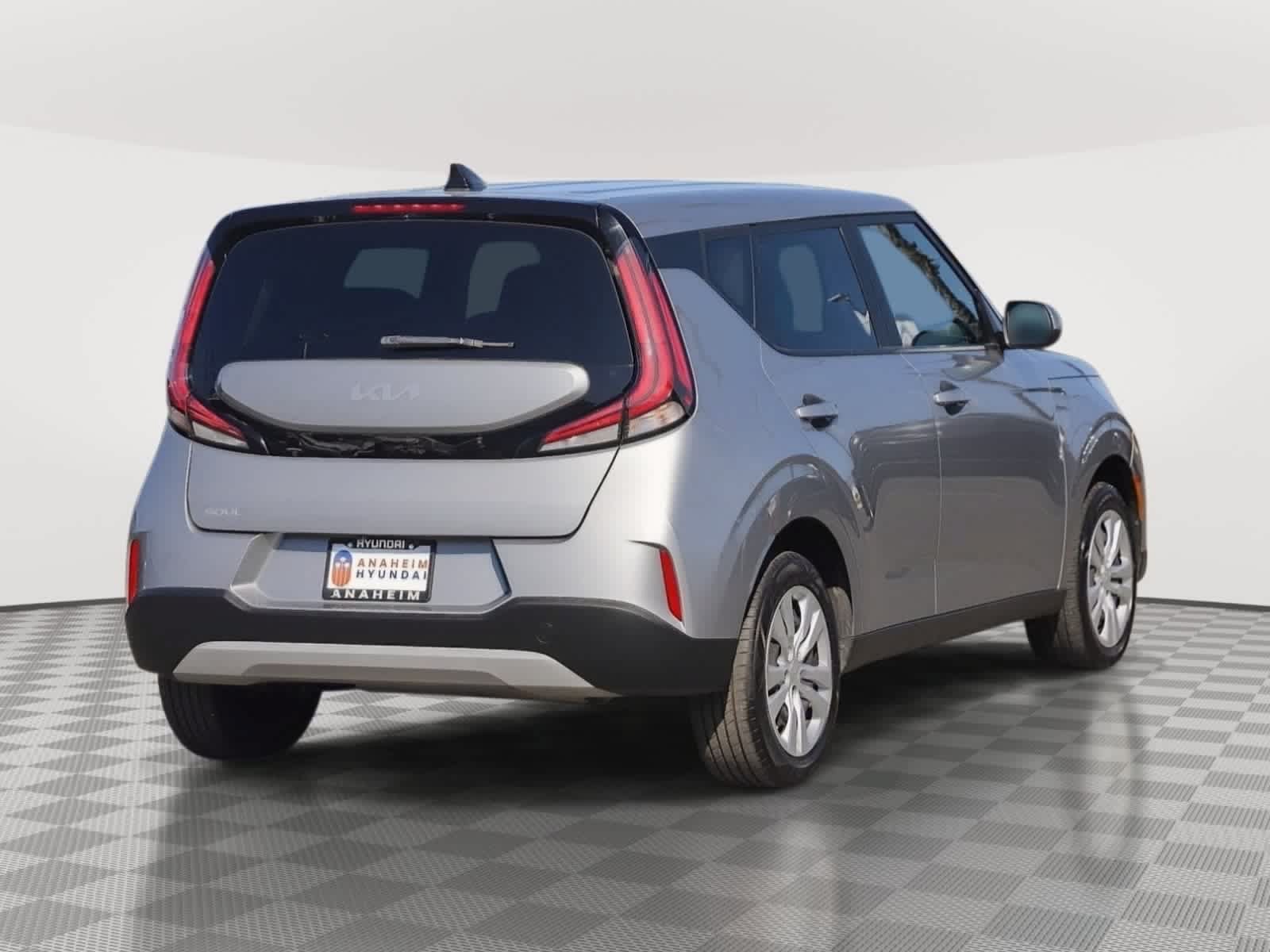 Used 2023 Kia Soul LX FWD image 7