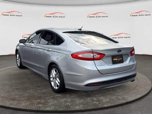 Used 2013 Ford Fusion SE FWD image 8