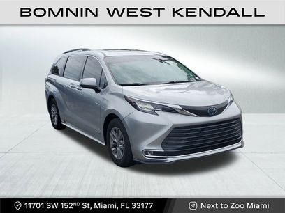 Used 2021 Toyota Sienna XLE