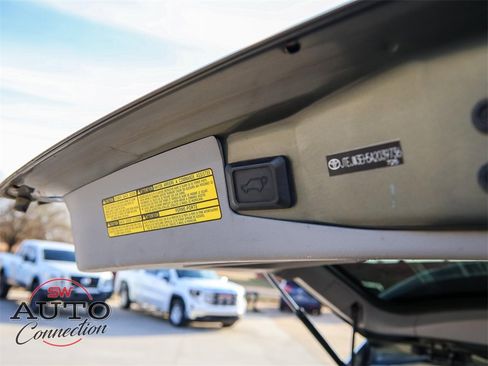 Used 2010 Toyota Highlander Limited image 14