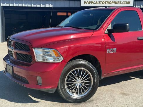 Used 2014 RAM 1500 Express RWD image 17