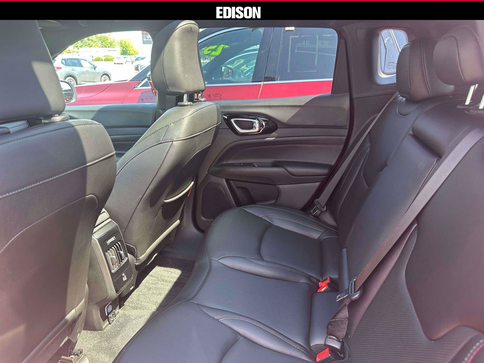 Used 2025 Jeep Compass Trailhawk w/ Trailhawk Elite Group AWD/4WD image 9
