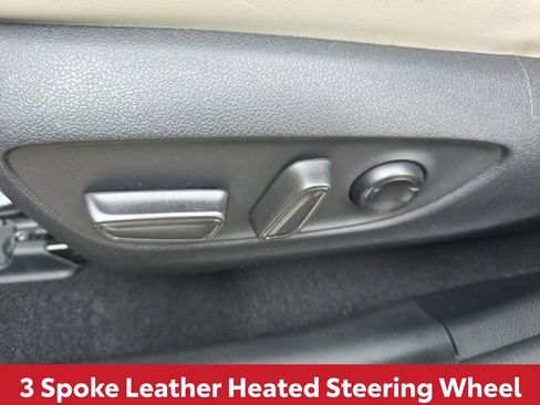 Used 2021 Toyota RAV4 XLE Premium image 23