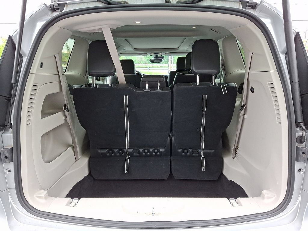 Used 2024 Chrysler Pacifica Limited FWD image 31