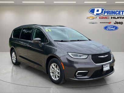 Used 2022 Chrysler Pacifica Touring-L