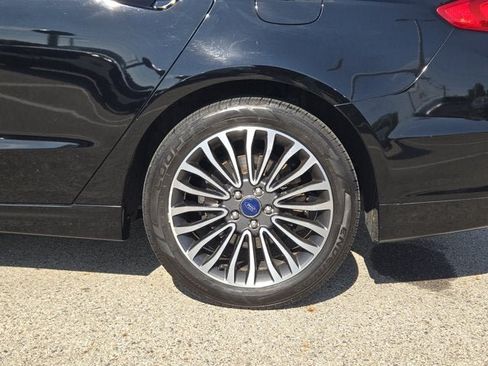 Used 2017 Ford Fusion SE w/ Fusion SE Technology Package FWD image 14