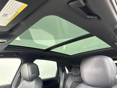 Certified 2023 Porsche Cayenne Platinum Edition image 42