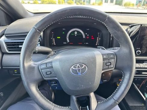 Used 2025 Toyota Camry SE FWD image 20