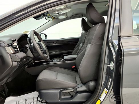Used 2025 Toyota Camry LE image 25