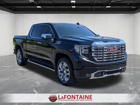 Used 2023 GMC Sierra 1500 Denali w/ Denali Reserve Package AWD/4WD image 7