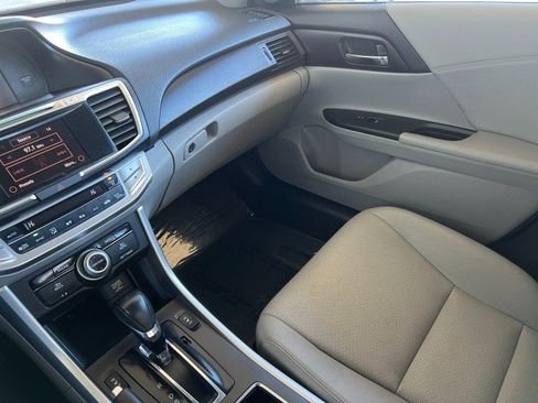 Used 2013 Honda Accord Touring image 23