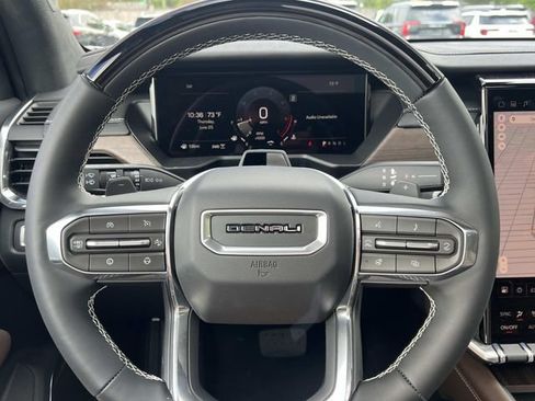 New 2026 GMC Acadia Denali Ultimate w/ LPO, Floor Liner Package AWD/4WD image 21
