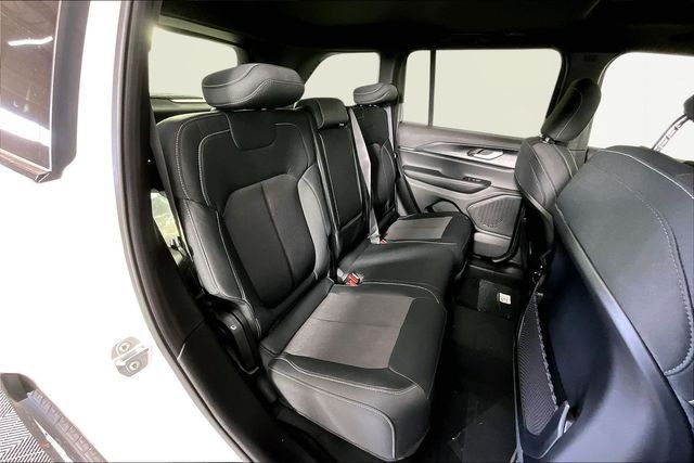 New 2026 Jeep Grand Cherokee Laredo X AWD/4WD image 11