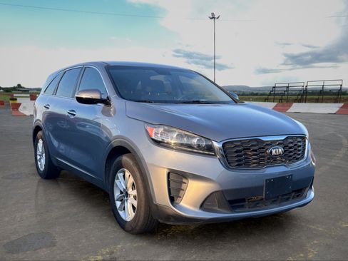Used 2020 Kia Sorento FWD V6 image 2