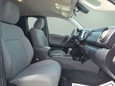 Used 2022 Toyota Tacoma SR image 15