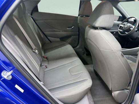 Used 2023 Hyundai Elantra SEL w/ Convenience Package image 22