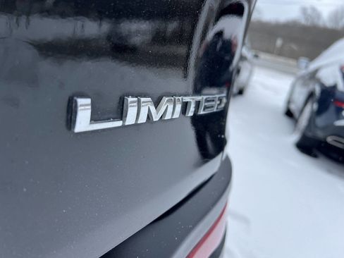 Used 2017 Jeep Cherokee Limited w/ Luxury Group image 24