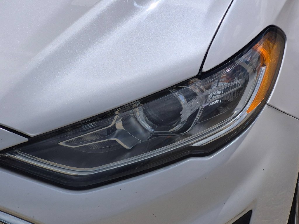 Used 2020 Ford Fusion SE FWD image 9