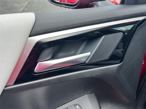 New 2025 Mitsubishi Outlander SE image 12