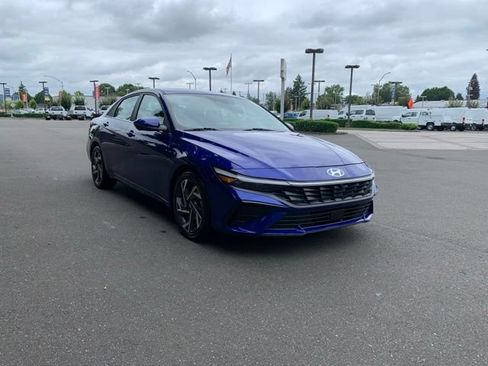 Certified 2024 Hyundai Elantra Limited FWD image 7