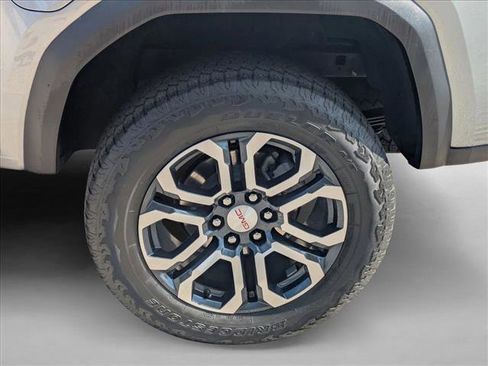Used 2023 GMC Canyon AT4 w/ AT4 Premium Package image 25
