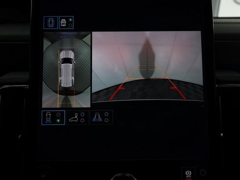 Used 2026 GMC Yukon Denali w/ Sun & Power Step Package image 30