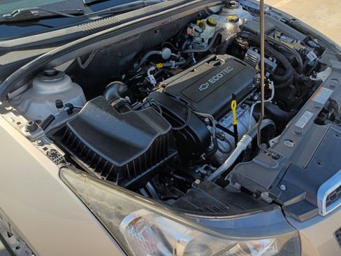 Used 2012 Chevrolet Cruze LS image 33