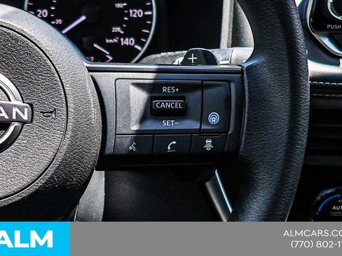 Used 2024 Nissan Rogue SV FWD image 27