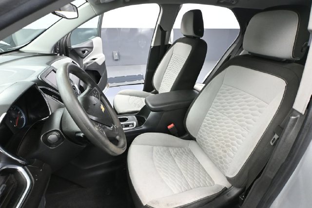 Used 2020 Chevrolet Equinox LS w/ LS Convenience Package AWD/4WD image 17
