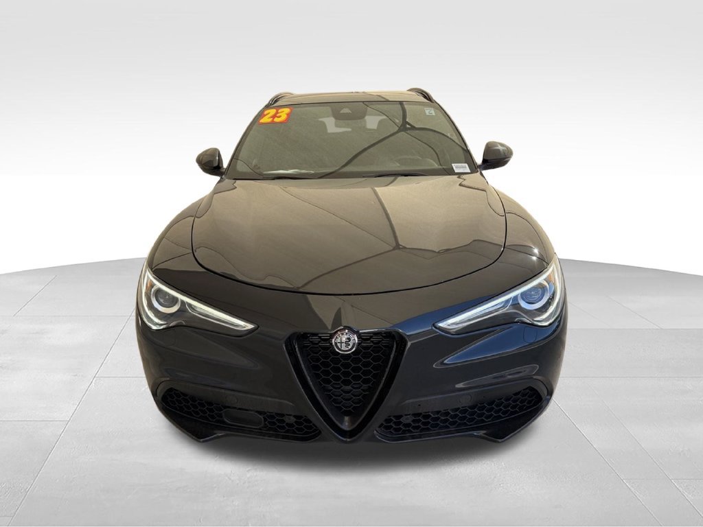 Used 2023 Alfa Romeo Stelvio Veloce AWD/4WD image 3