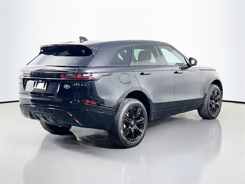 Used 2023 Land Rover Range Rover Velar R-Dynamic S image 5