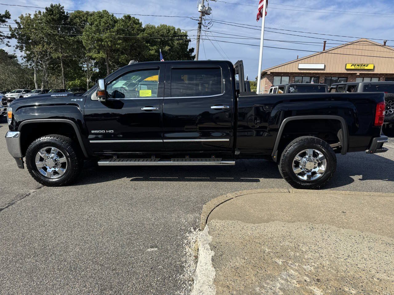 Used 2019 GMC Sierra 2500 SLT w/ Duramax Plus Package AWD/4WD image 5