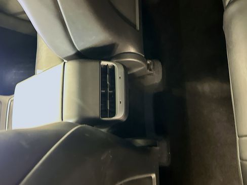 Used 2023 Tesla Model Y Long Range AWD/4WD image 26