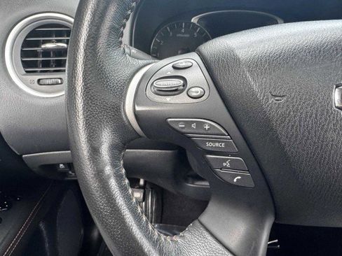 Used 2020 Nissan Pathfinder SL image 31