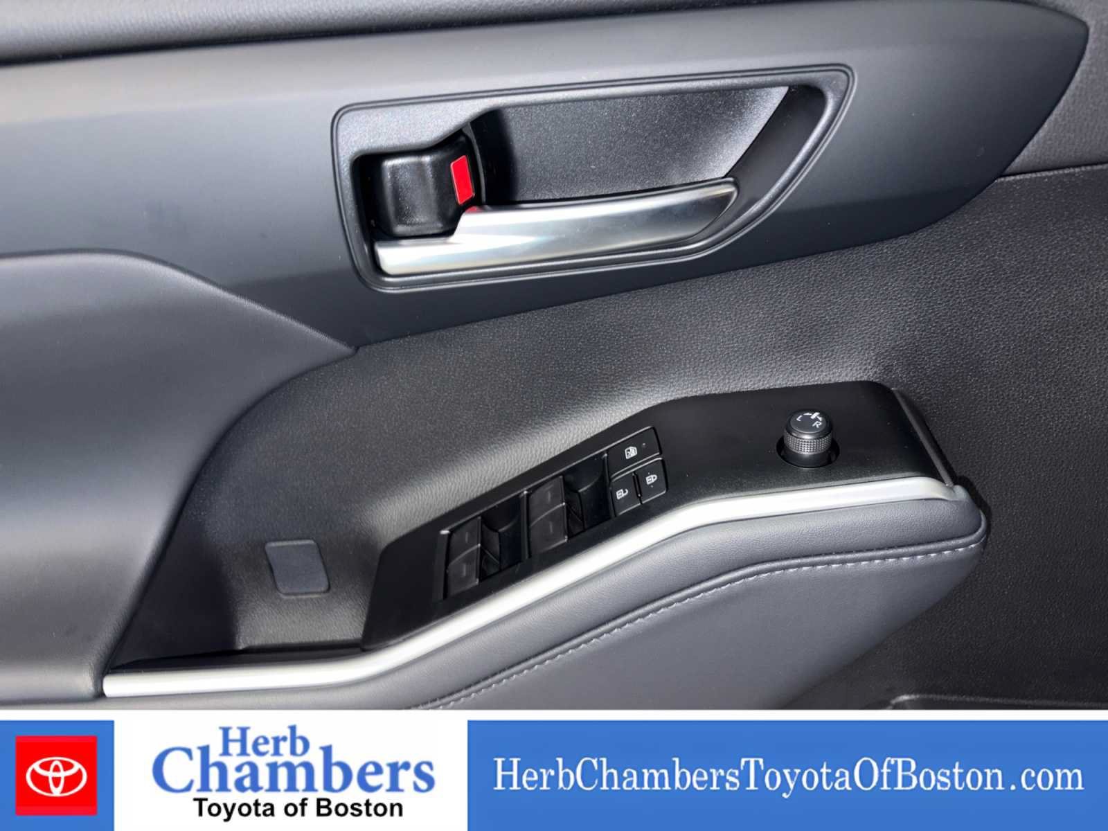 Used 2026 Toyota Highlander XLE AWD/4WD image 14