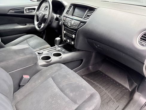Used 2016 Nissan Pathfinder SV w/ SV Cold Weather Package image 11