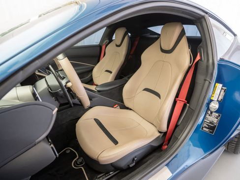 Used 2022 Ferrari Roma RWD image 15