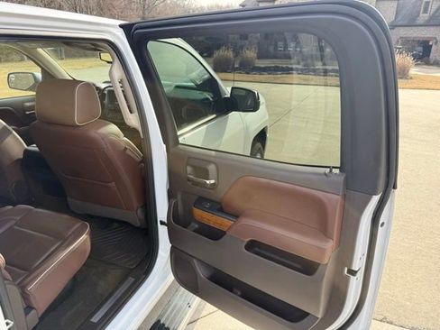 Used 2017 Chevrolet Silverado 1500 High Country image 28
