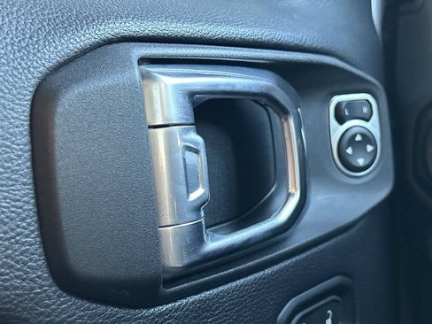 Used 2020 Jeep Gladiator Mojave AWD/4WD image 23
