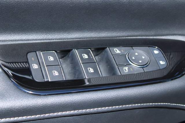Used 2025 Nissan Murano SV FWD image 11