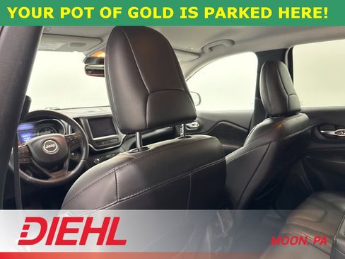 Used 2019 Jeep Cherokee Trailhawk image 20