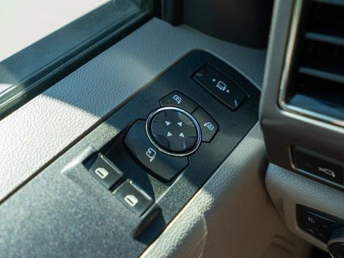 Used 2022 Ford F250 XLT w/ XLT Value Package AWD/4WD image 26