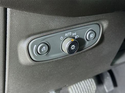 Used 2020 Chevrolet Equinox LT image 11