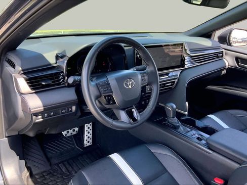 Used 2025 Toyota Camry SE FWD image 17