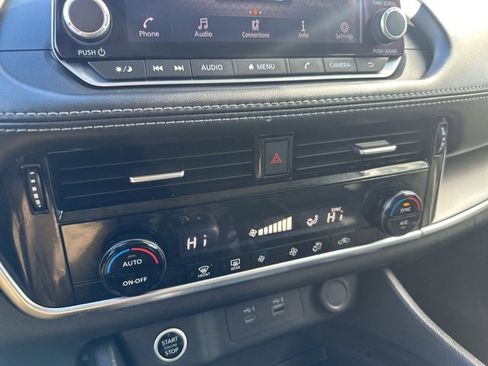 Used 2023 Nissan Rogue SV image 24